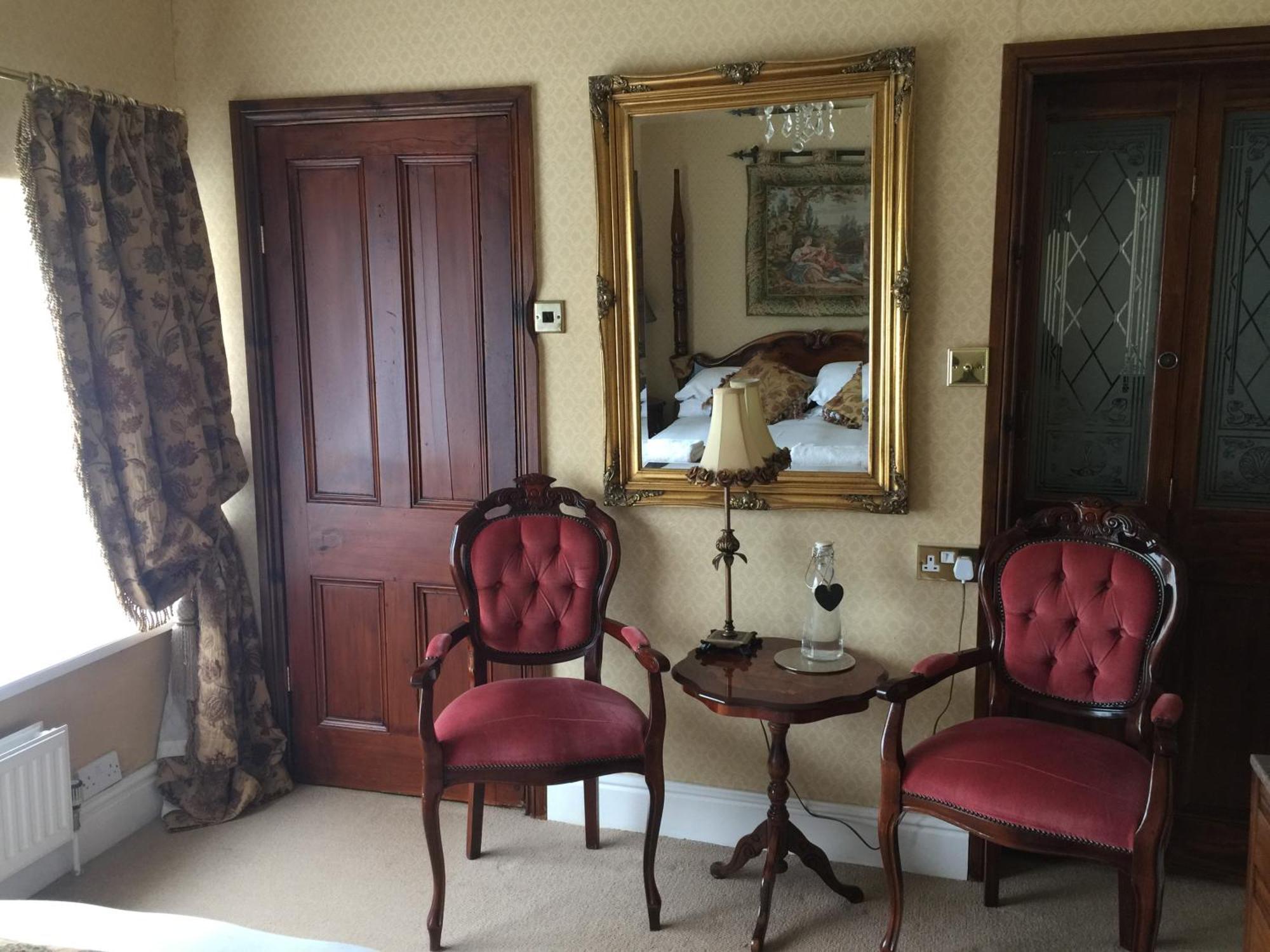 Bed & Breakfast Glyn Isa And Self Catering 4*