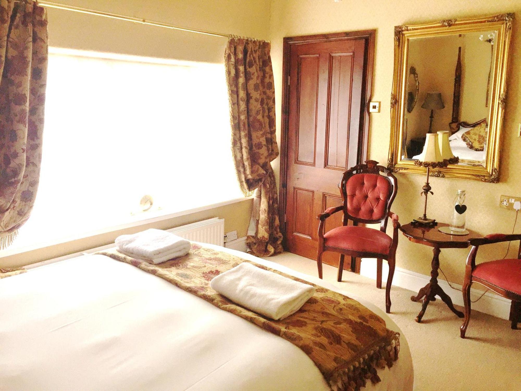 Bed & Breakfast Glyn Isa And Self Catering 4*